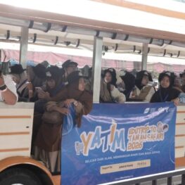 Naik Bus Wisata dan Bertemu Singa, Pengalaman Tak Terlupakan bagi 45 Anak Yatim