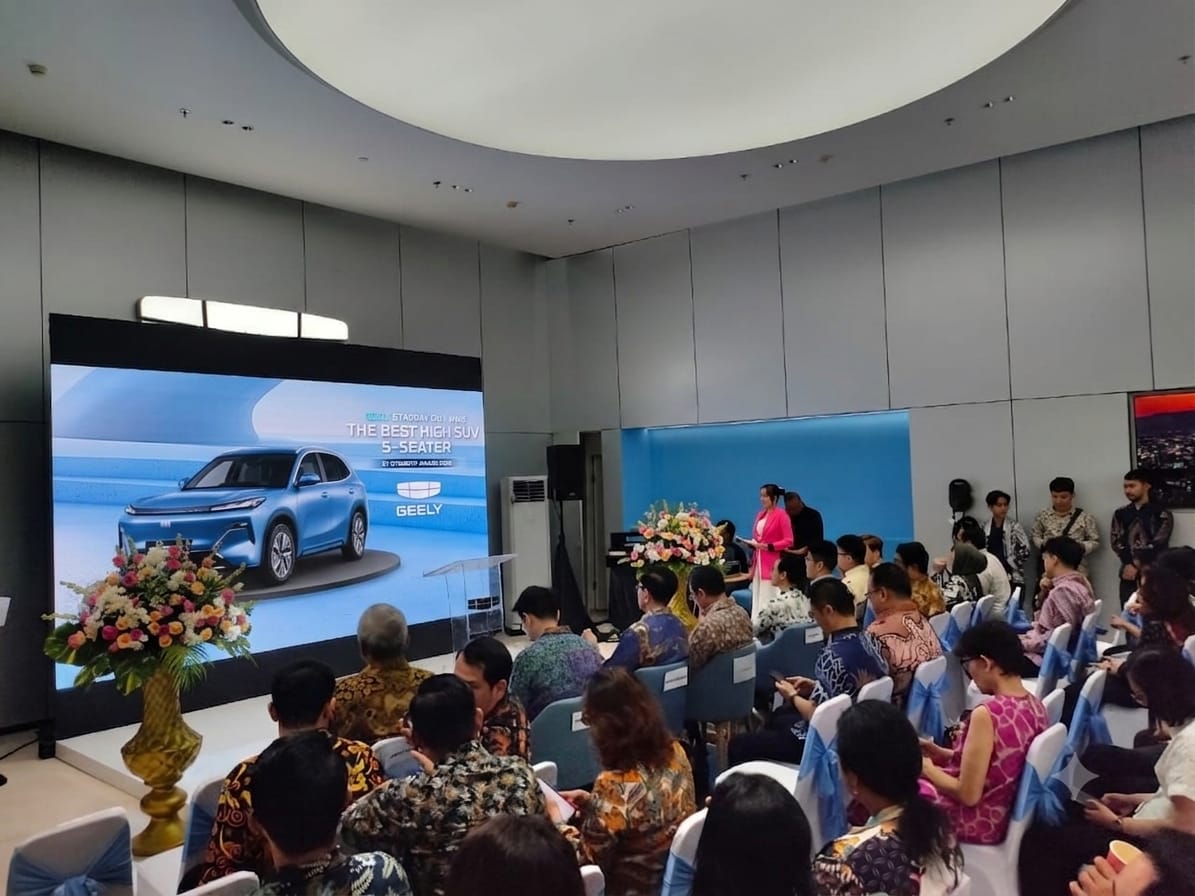 Geely Starray EM-i Sabet Penghargaan SUV Terbaik di Otomotif Award 2026