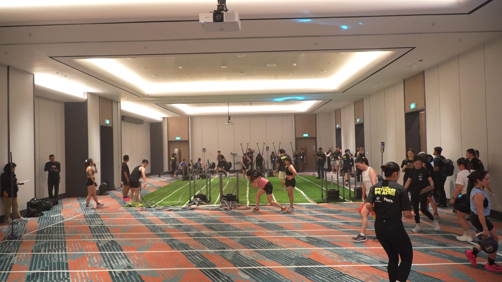 Aloft Surabaya Pakuwon City dan F45 One East Gym Hadirkan Hybrid Fitness Race Pertama di Surabaya Timur