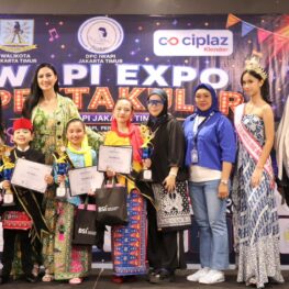 Fashion Show Betawi Pakem Jadi Magnet IWAPI Expo Spektakuler 2026 di Jakarta Timur