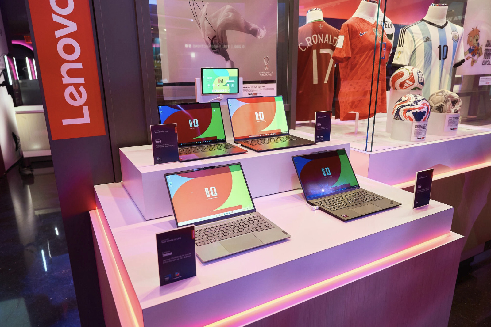 Sambut Piala Dunia 2026, Lenovo Luncurkan Yoga dan Legion FIFA World Cup 2026™ Edition