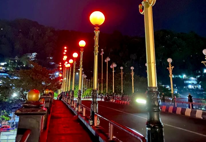 Menikmati Romantisme Kota Padang dari Jembatan Siti Nurbaya