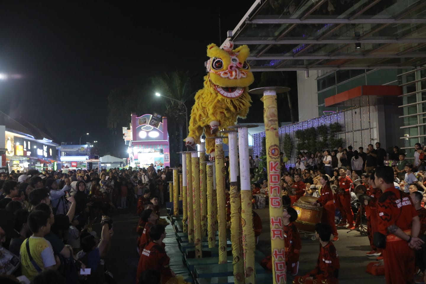 Serunya Atraksi Barongsai di Jakarta Fair 2026, Anak-anak hingga Dewasa Antusias Menonton