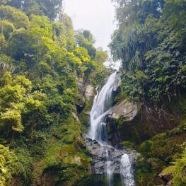 Pesona Air Terjun Lubuk Hitam, Spot Healing dengan Air Sebening Kristal