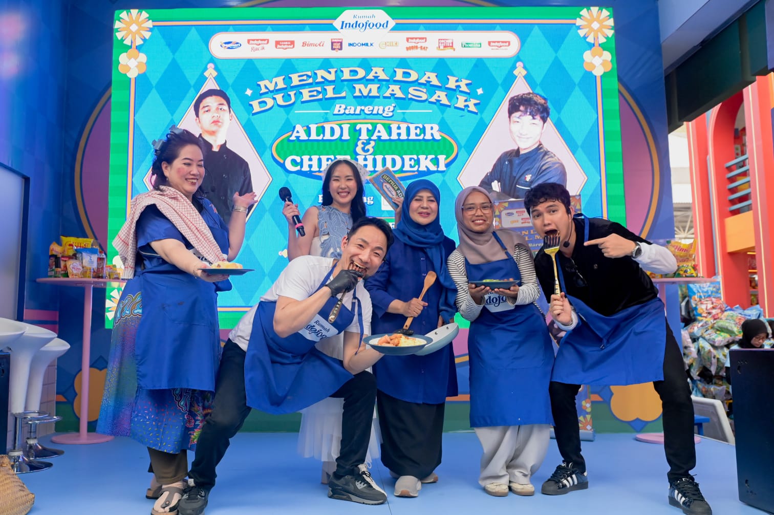 Aldi Taher vs Chef Hideki Bikin Heboh Jakarta Fair 2026, Pengunjung Rumah Indofood Dibuat Terhibur!