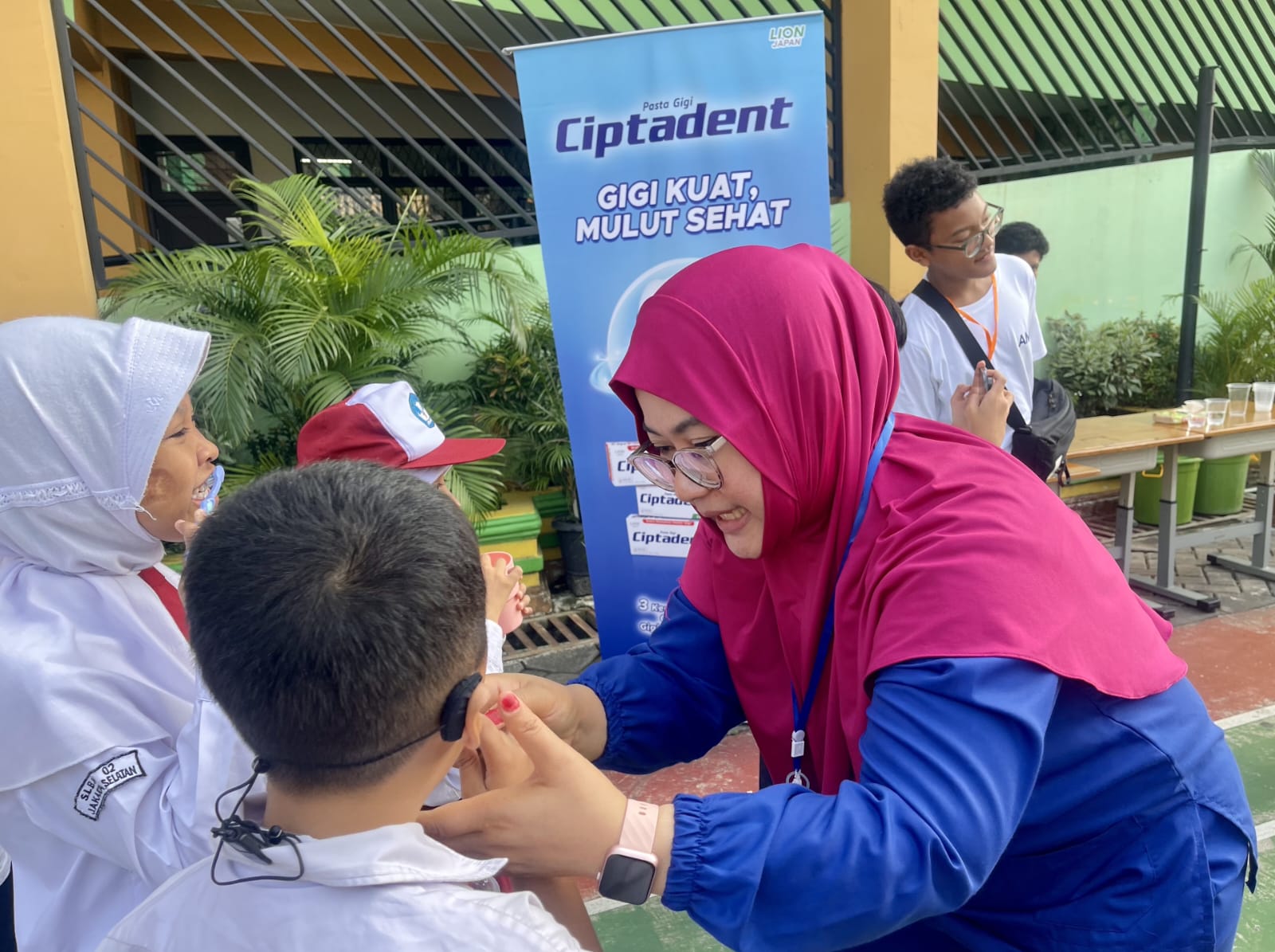 Peduli Kesehatan Anak, Ciptadent Gelar Pengobatan Gigi Gratis bagi Siswa Berkebutuhan Khusus
