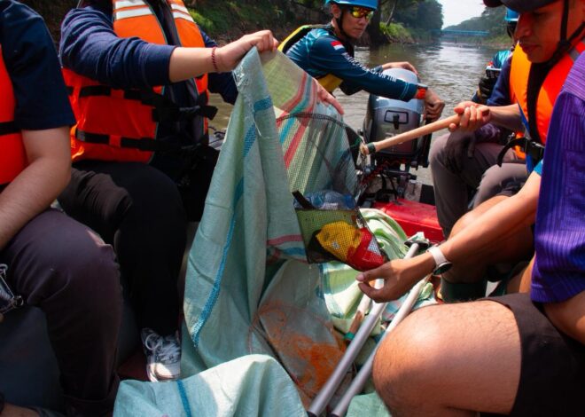 Peringati World Ocean Day, Novotel Greater Jakarta Gelar Edukasi dan Cleanup Sungai Ciliwung