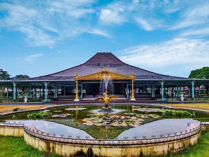 Pura Mangkunegaran, Destinasi Wisata Budaya di Solo dengan Arsitektur Jawa-Eropa yang Memukau