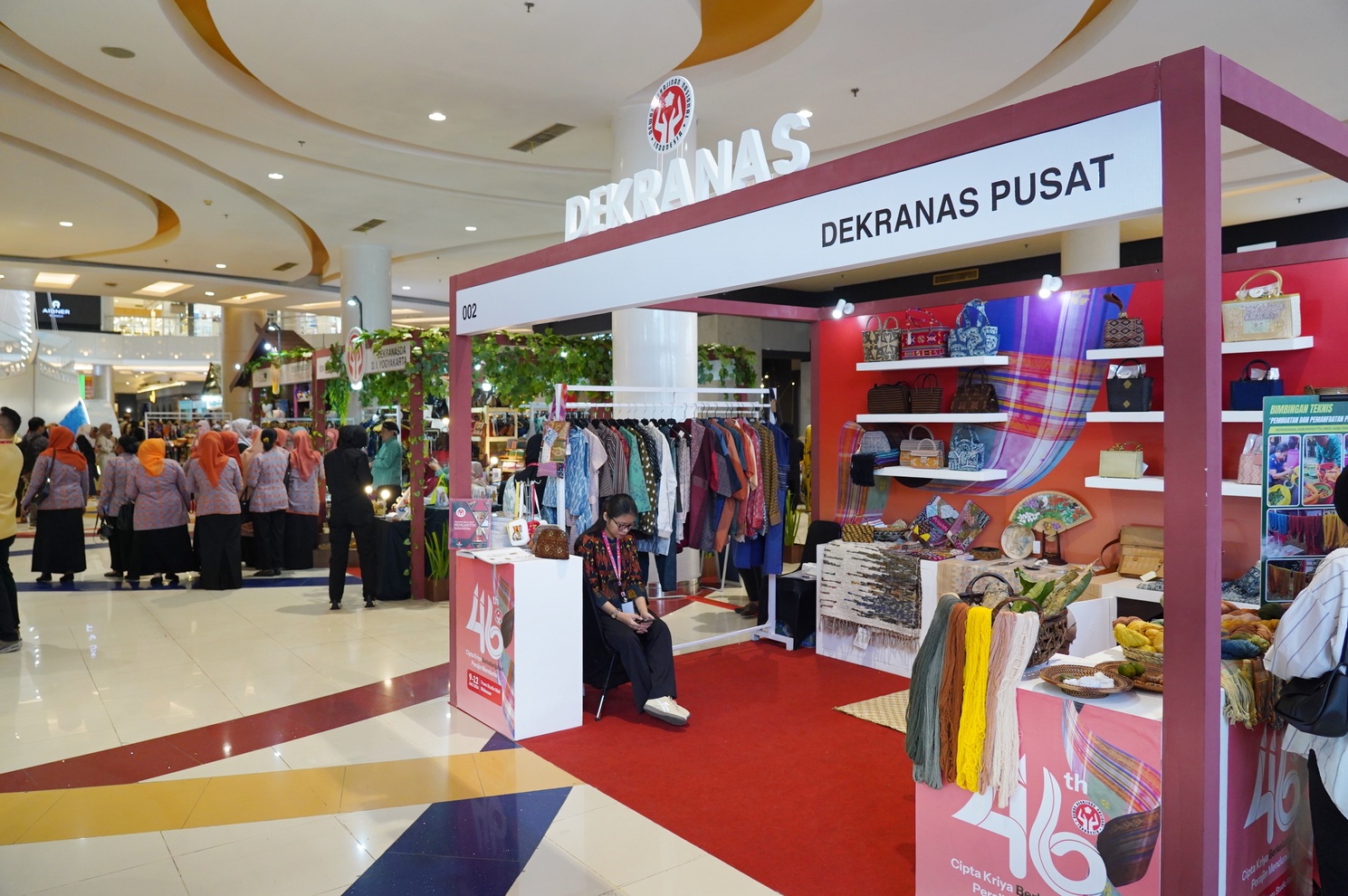 Lokan Krispi Aceh Singkil dan Kerajinan Papua Curi Perhatian di Pameran HUT ke-46 Dekranas 2026