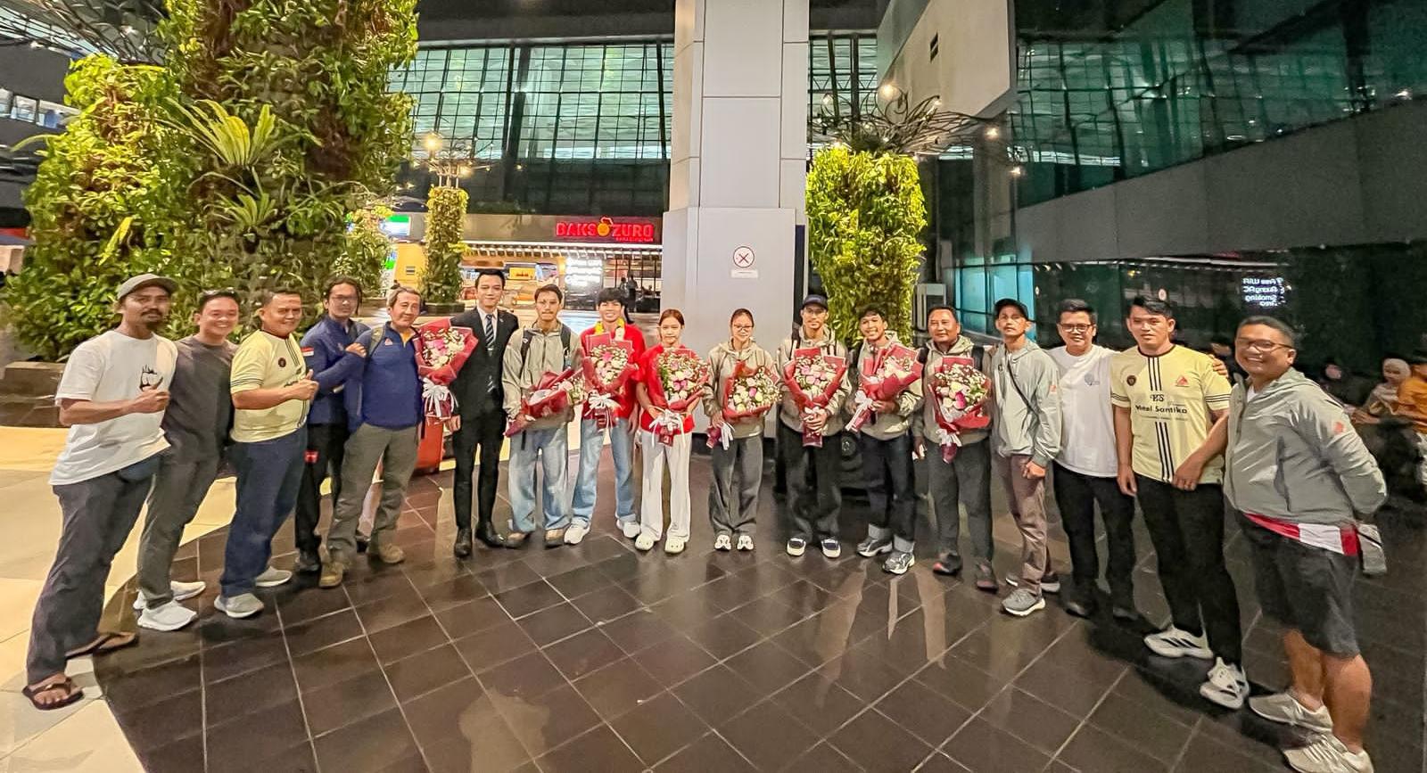 Hotel Santika Premiere Kota Harapan Indah Bekasi Sambut Hangat Juara Dunia Panjat Tebing Putra Tri Ramadani