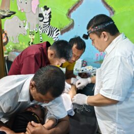 Wujud Pengabdian Masyarakat, Alumni FK YARSI 1999 Khitan Gratis 55 Anak Dhuafa di Bekasi