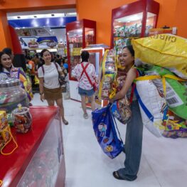 Jelang Penutupan Jakarta Fair 2026, Camilan Viral hingga Perabotan Rumah Tangga Jadi Buruan Pengunjung