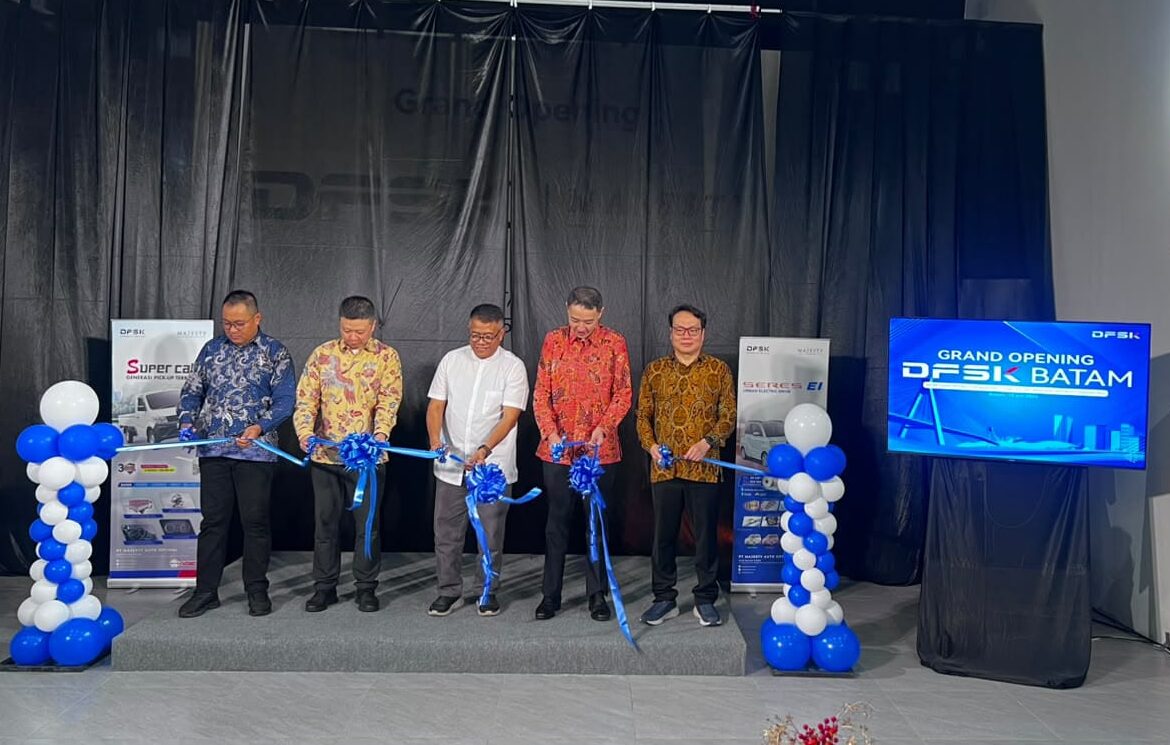 DFSK Resmikan Dealer Baru di Batam, Siap Hadirkan SUV Hybrid E5 Plus untuk Konsumen