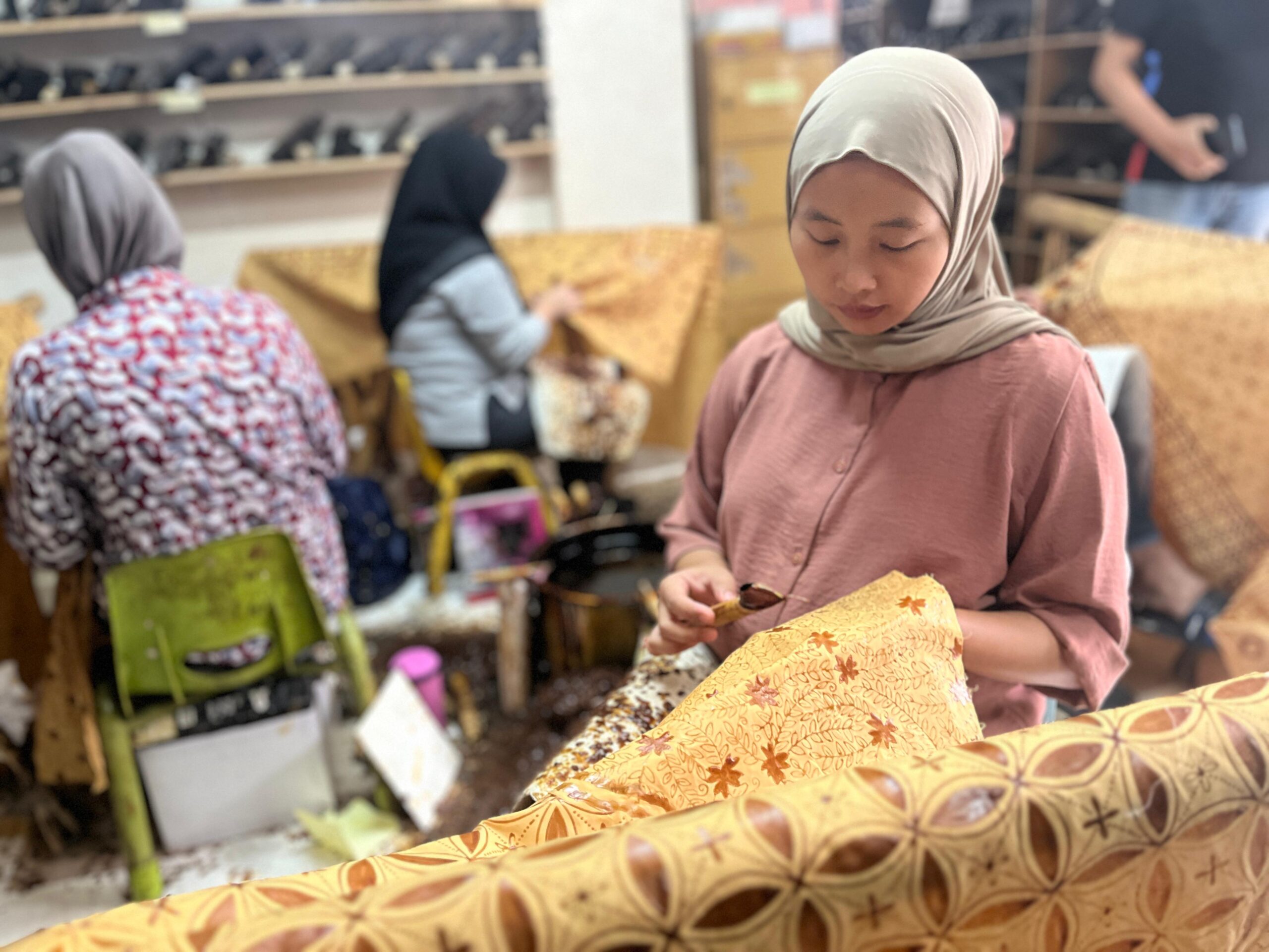 SMN Belajar Batik Autentik di Rumah Batik Komar Bandung, Kenali Inovasi hingga Filosofi Membatik