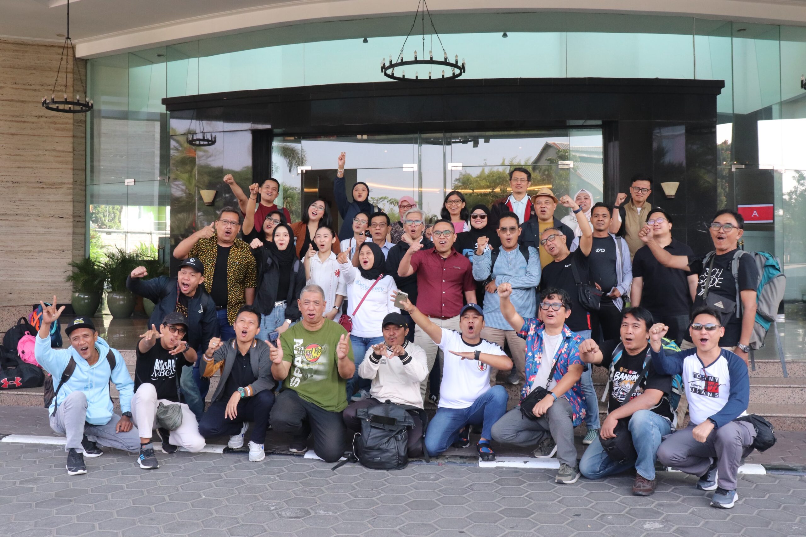 SMN dan Artotel Group Gelar Family Gathering Perdana Bertema “Let’s Go, Let’s Grow”