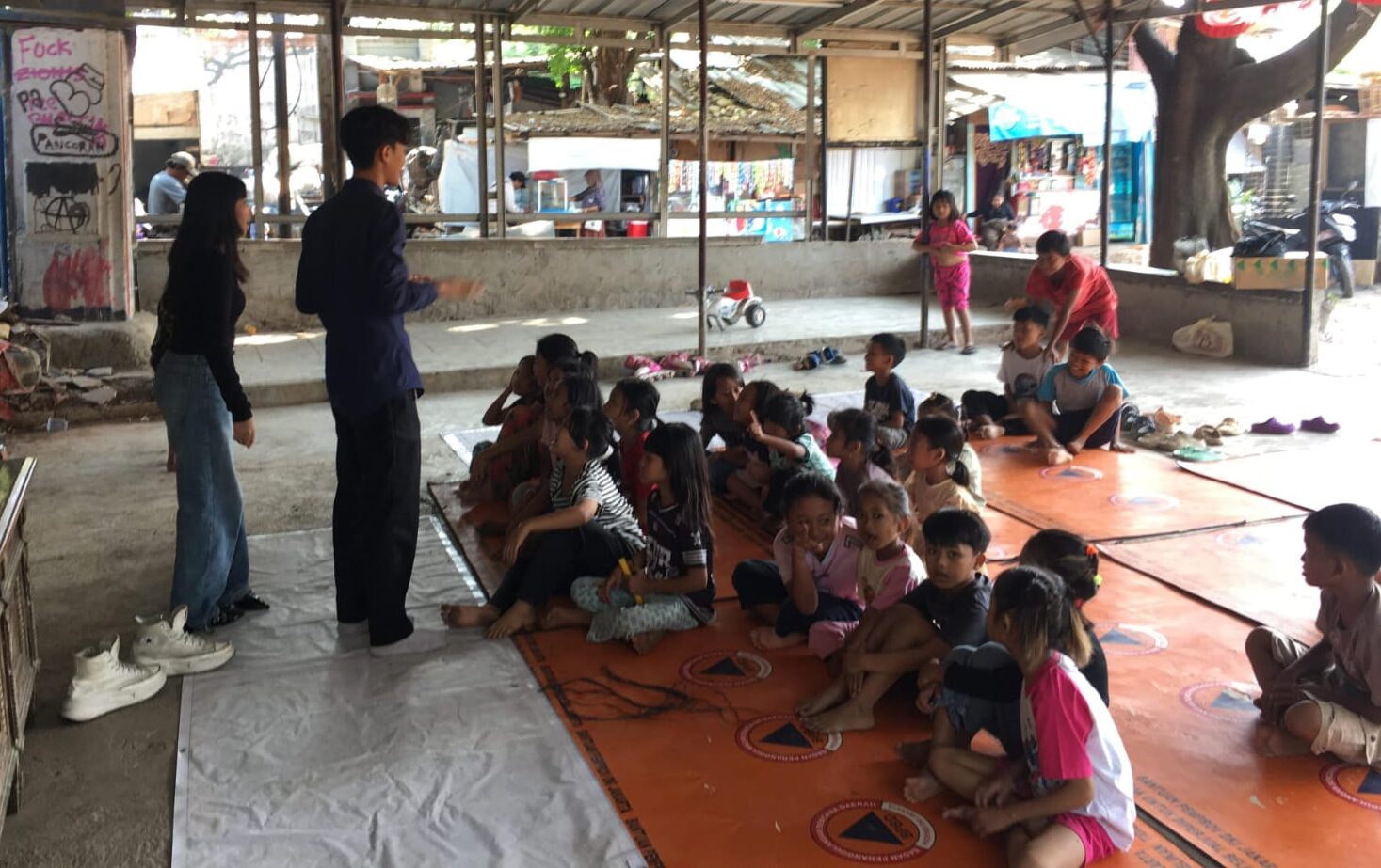 Rumah Belajar August Hamonangan Bekali Anak Pemulung di Pancoran dengan Literasi Digital dan Budaya