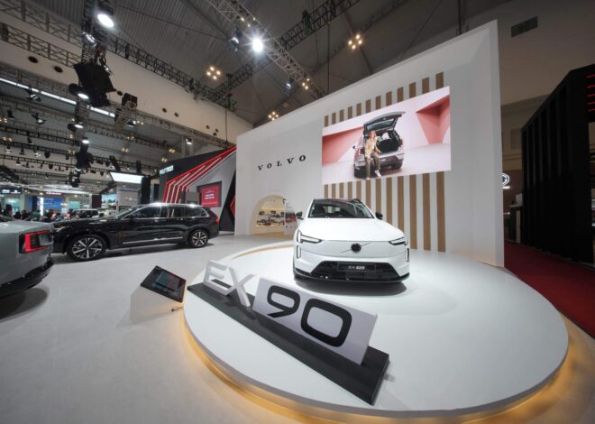 Volvo Rayakan 99 Tahun di GIIAS 2026, EX90 Jadi Bintang SUV Listrik Premium