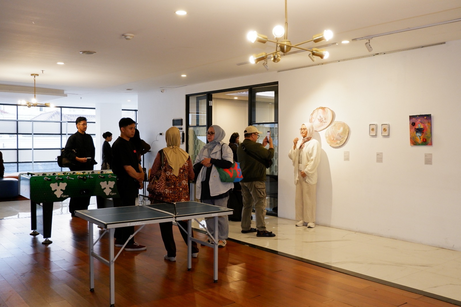 “Studio di Jam 34” Hadir di de Braga by ARTOTEL, Ajak Pengunjung Melihat Sisi Lain dari Waktu