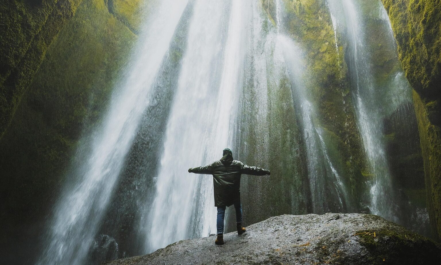 7 Tips Traveling Bareng Teman agar Liburan Makin Seru dan Bebas Drama
