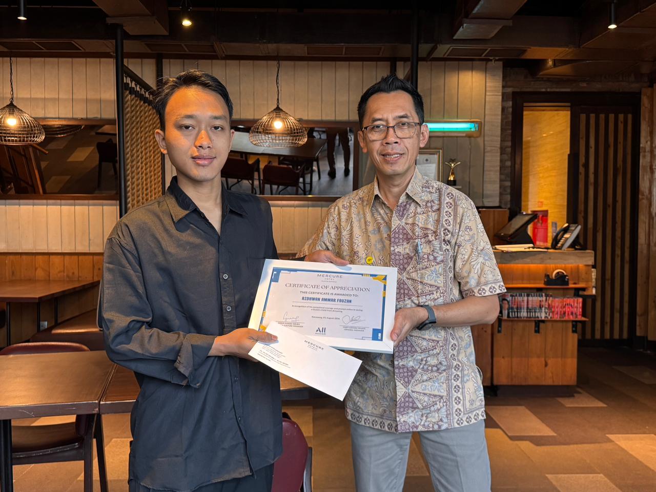 Lulusan Aero Astra Akademia Selamatkan Anak di Kolam Renang Mercure Karawang