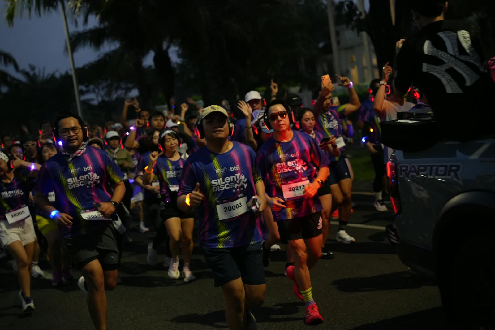 Lari 5K Sambil Dengarkan Musik, Aloft Surabaya Hadirkan Silent Disco Run