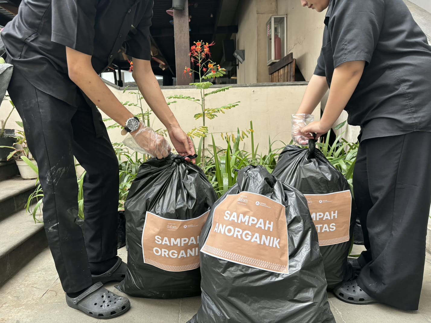 Grand Dafam Braga Bandung Ajak Tamu dan Karyawan Biasakan Pilah Sampah