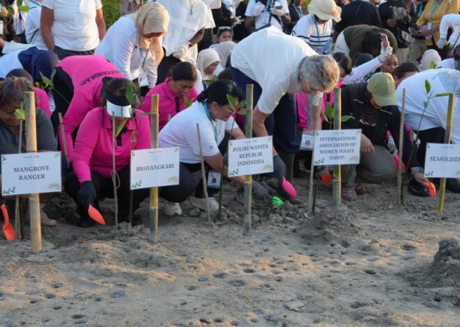 POLRI dan Seasoldier Tanam 1.000 Mangrove di Pesisir Bali
