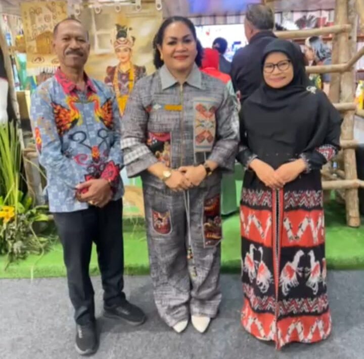 Dekranasda Manokwari Hadirkan Rumah Kaki Seribu di Kriyanusa 2026
