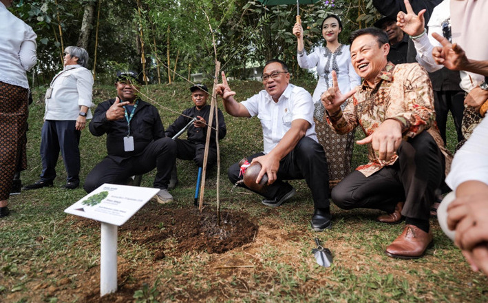 Dari Ekowisata hingga Biodiversity Credit, Menteri LH Dorong Ekonomi yang Menjaga Alam