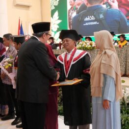 Wisuda ke-34 UNB, 120 Lulusan Didorong Berkontribusi bagi Masyarakat