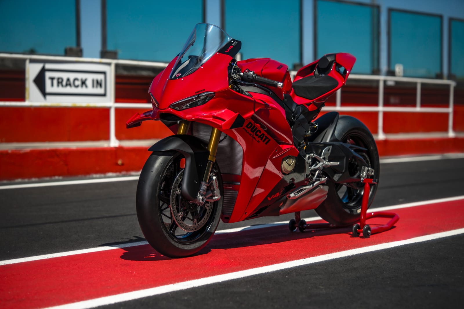 Ducati Panigale V4 2027 Hadir dengan Tenaga 218 HP dan Teknologi Pengereman Baru