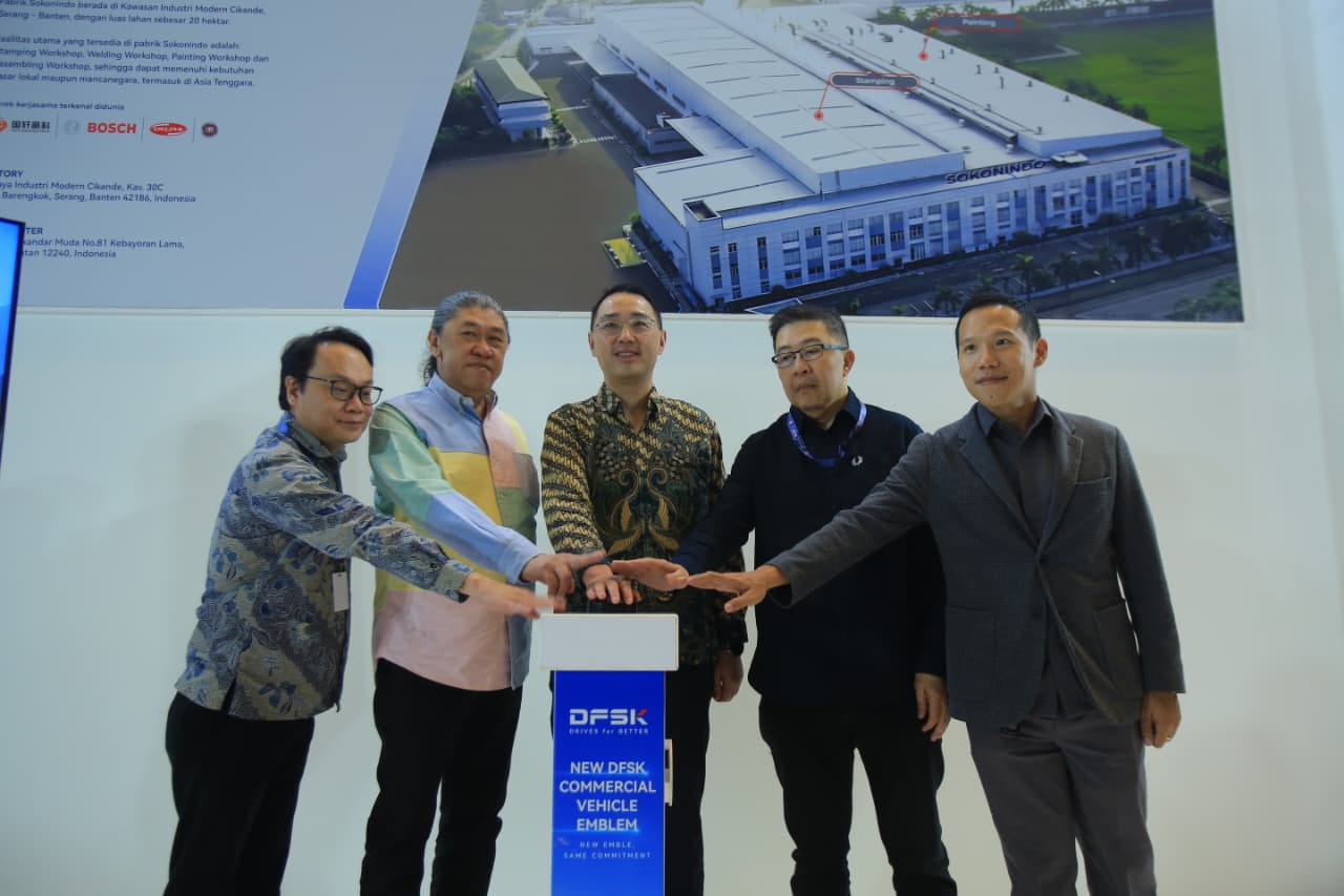 DFSK Perkenalkan Emblem Baru Kendaraan Komersial di PEVS 2026