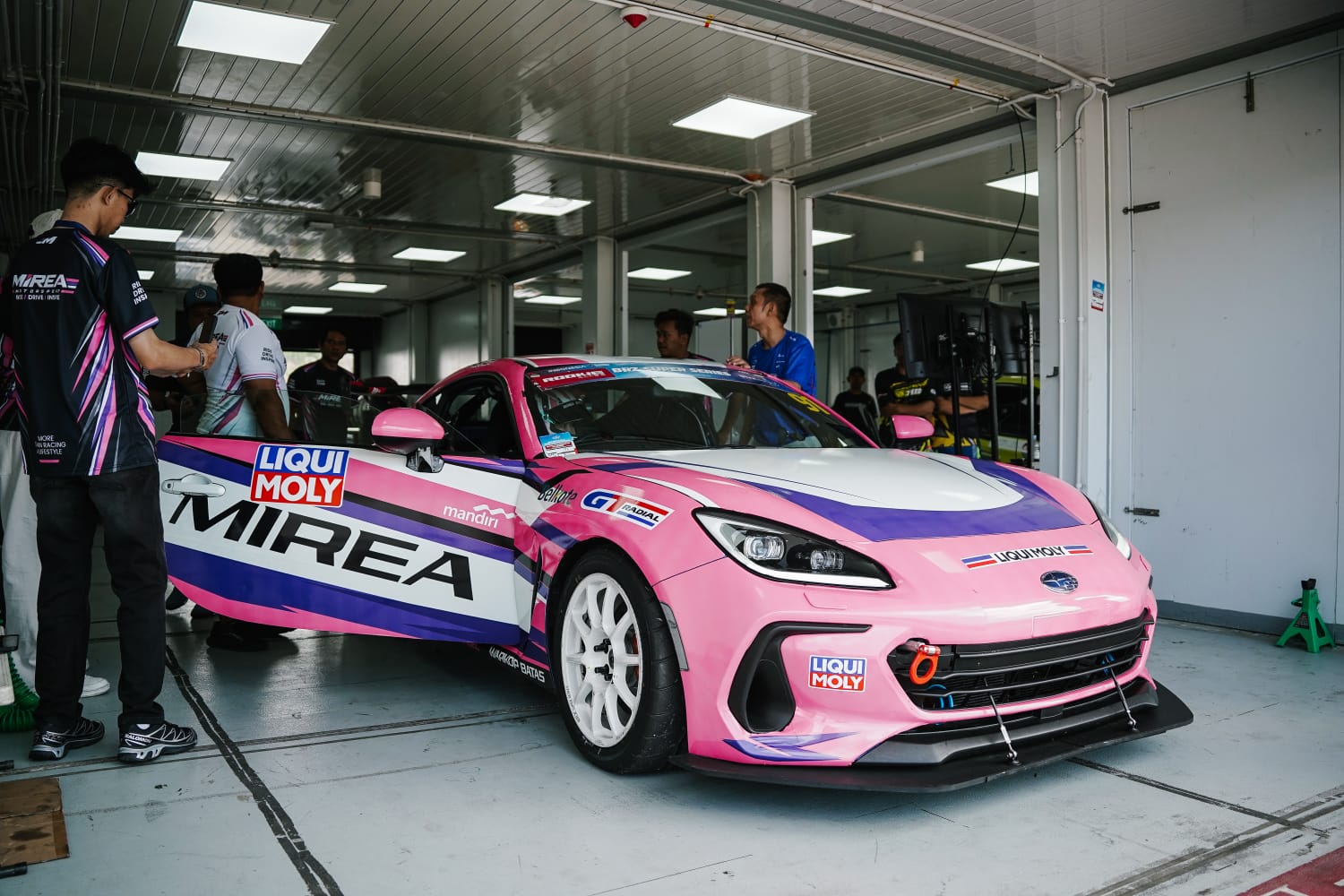 Liqui Moly Subaru BRZ Super Series 2026 Tuntas di Mandalika, Demas Agil Dominasi Kelas PRO